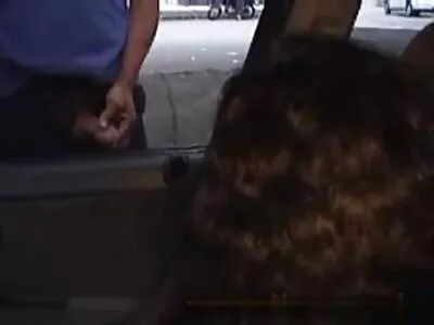 സെക്‌സി പെൺകുട്ടിക്ക് അടിക്കണം