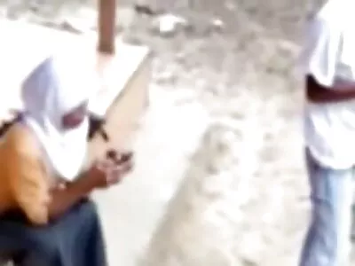 കോഡി വോറിന് അവളുടെ ബോയ്ഫ്രണ്ടിൽ നിന്ന് തൽക്ഷണം ഒരു പുള്ളി മുട്ടുന്നു