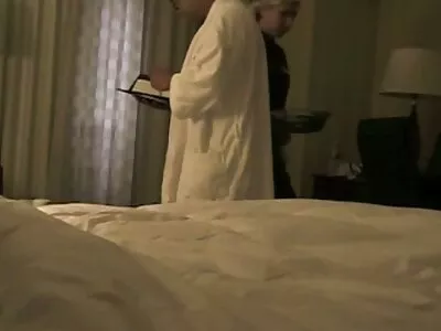 അത്‌ലറ്റിക് MILF കേന്ദ്ര ലസ്റ്റ് അതിഗംഭീരമായി അടിച്ചുപൊളിക്കുന്നു