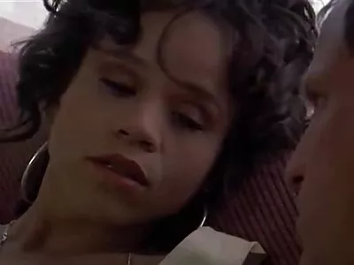 ഇറുകിയ നനഞ്ഞ പുസിയുള്ള പന്നിവാലുള്ള ബേബി സിറ്റർ POV-ൽ അസ്ഥികൂടുന്നു