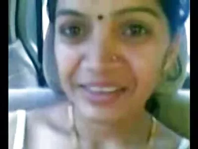 സുന്ദരിയായ സ്ത്രീക്ക് പ്രകൃതിയിൽ ലൈംഗികത ഇഷ്ടമാണ്