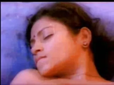 ഹോട്ട് പെൺകുട്ടികൾ നിരവധി ആൺകുട്ടികളുമായി പാർട്ടി ചെയ്യുന്നു
