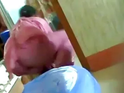 സ്‌കൈലാർ വോക്‌സ് കൊഴുത്ത പെക്കറിനെ നന്നായി വലിച്ചെടുക്കുന്നു