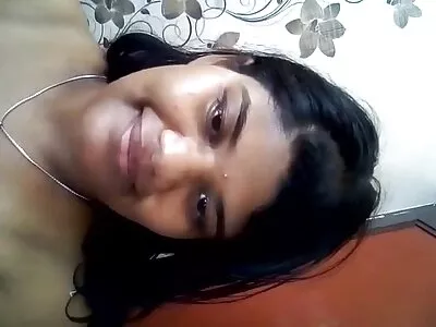 സുന്ദരിയായ നതാ നൈസ് ബോറടിക്കുകയും സ്വയംഭോഗിക്കുകയും ചെയ്യുന്നു